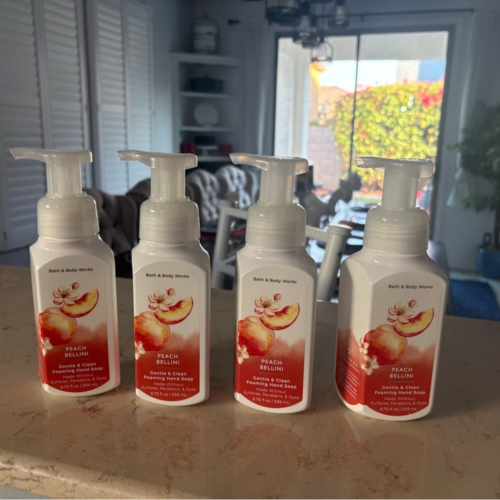 4 White Barn / Bath & Body Works Peach Bellini Hand Soap New